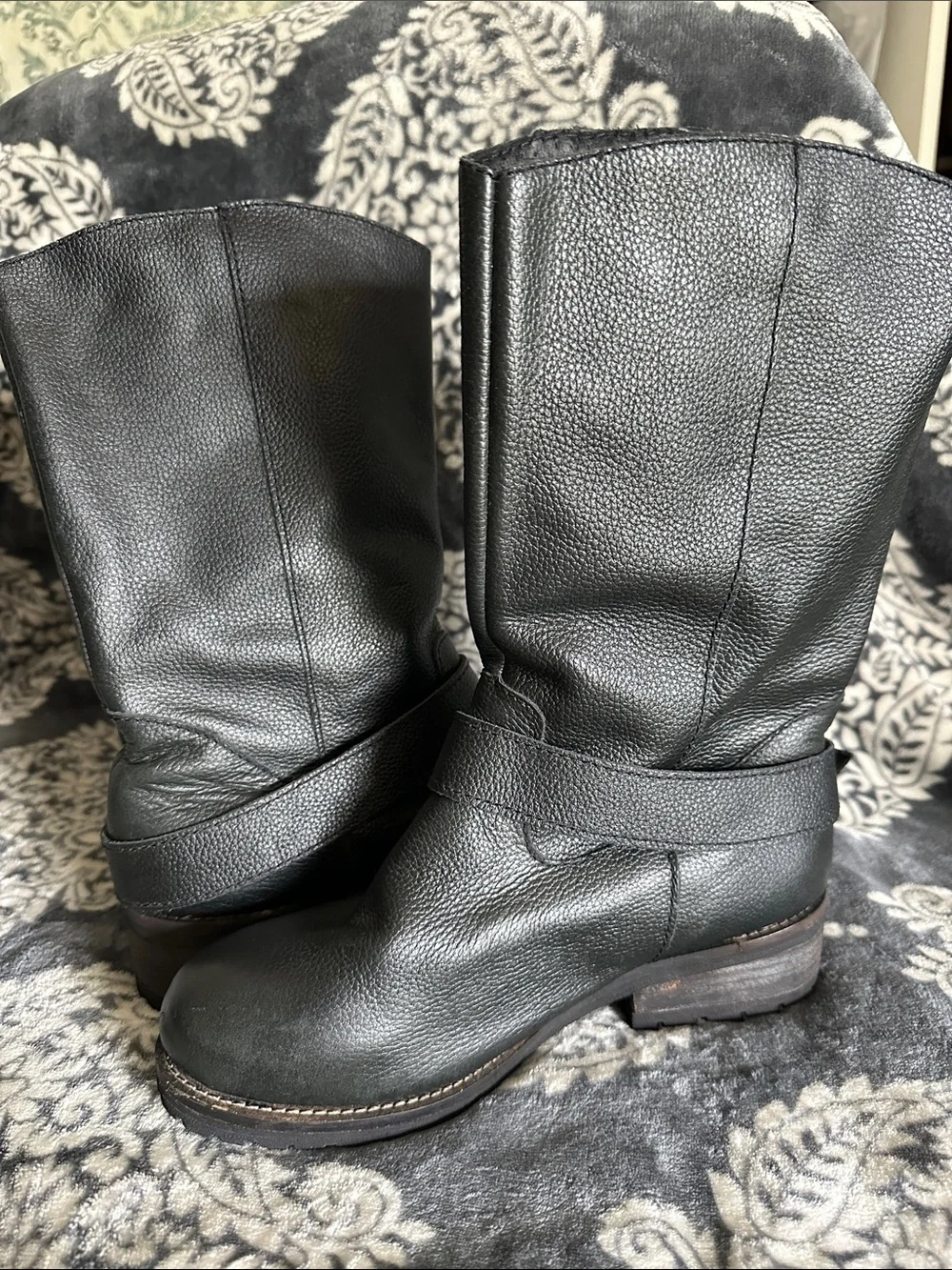 Corral great shape rhinestone studded black leather buckle zip mid calf boots